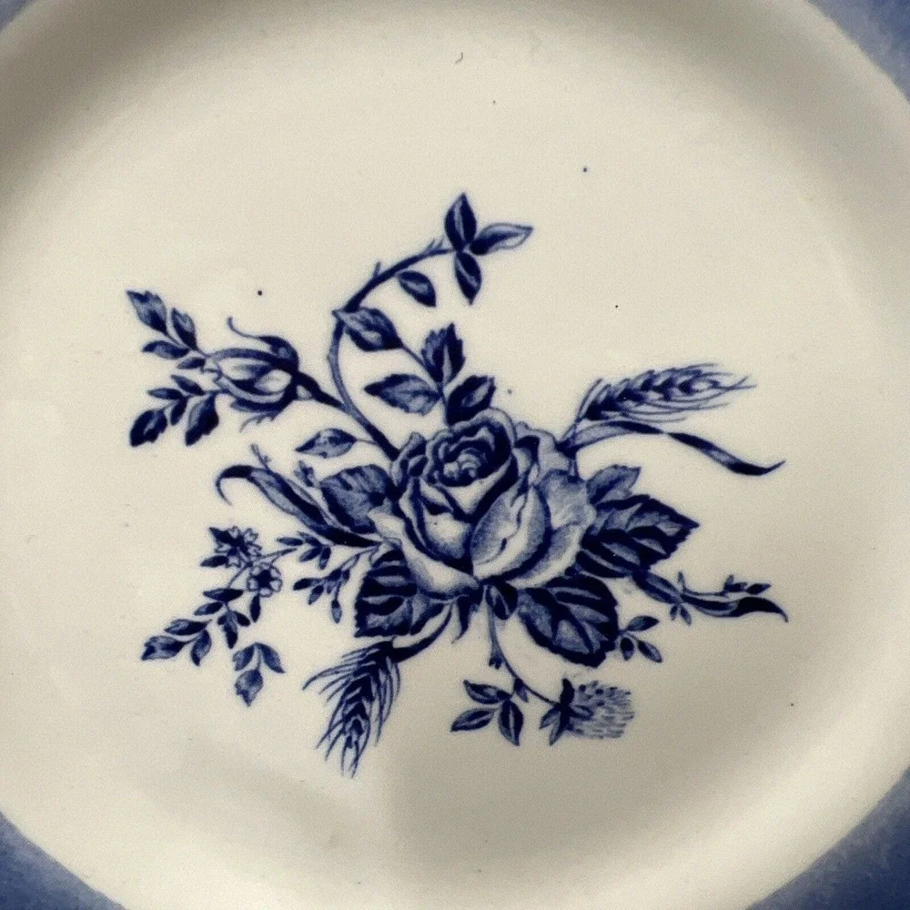Woods & Sons vintage blue White Colonial Rose Flower pattern 7.75
